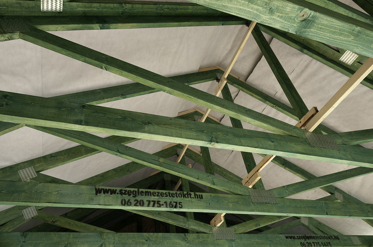 Szeglemezes tetőszerkezetek előnyei